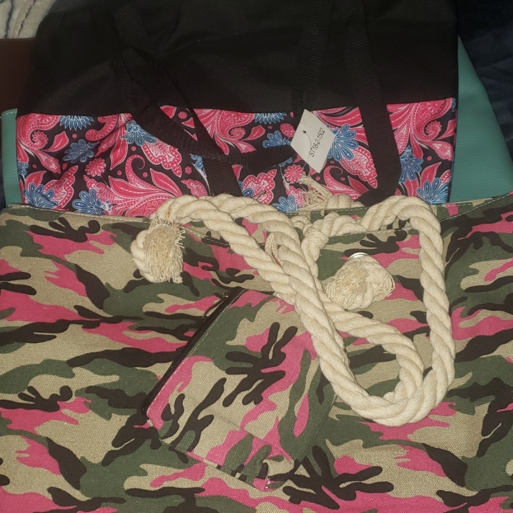 Zip up travel bags.
